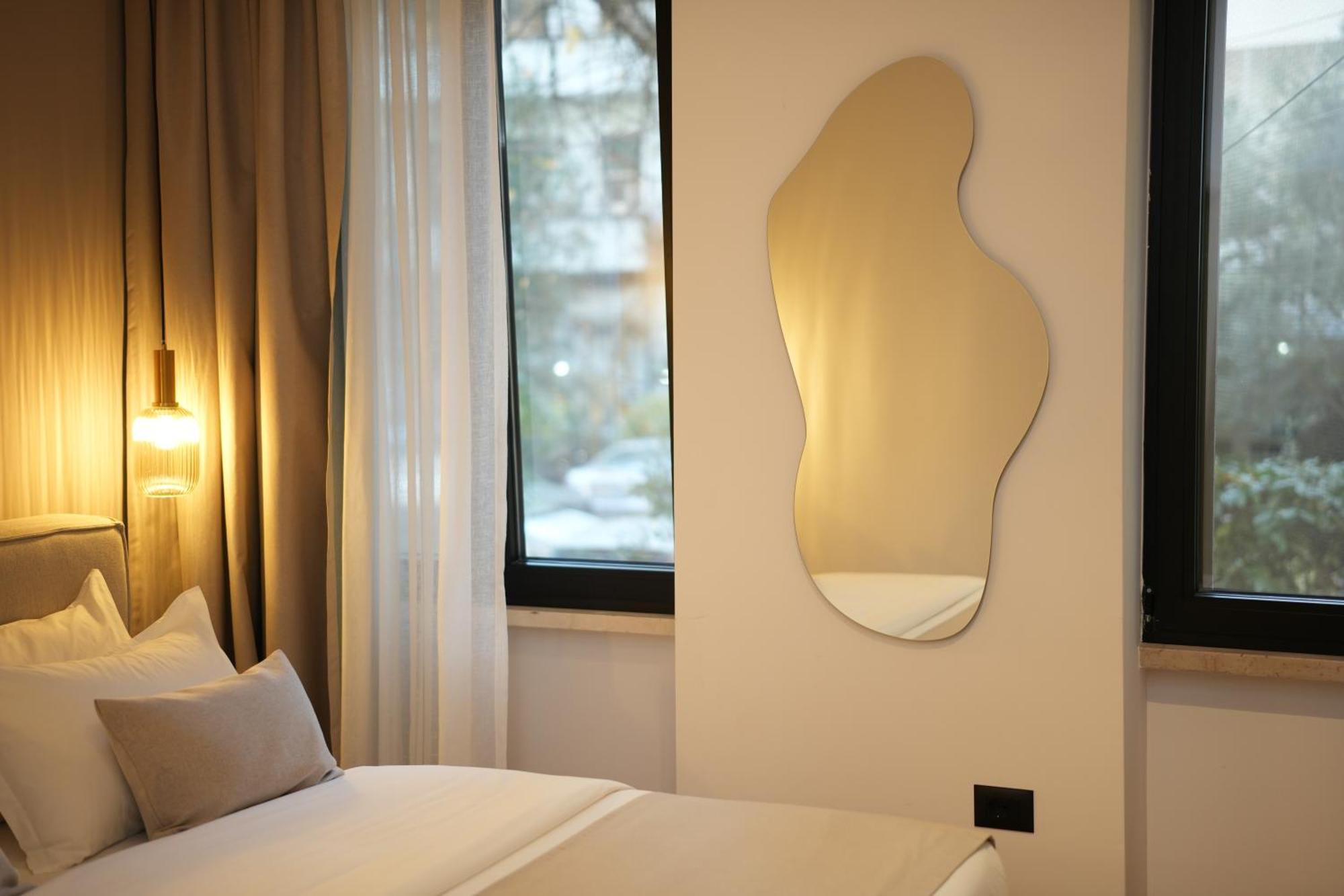 Nea Deluxe Apart-Hotel Tirana Esterno foto