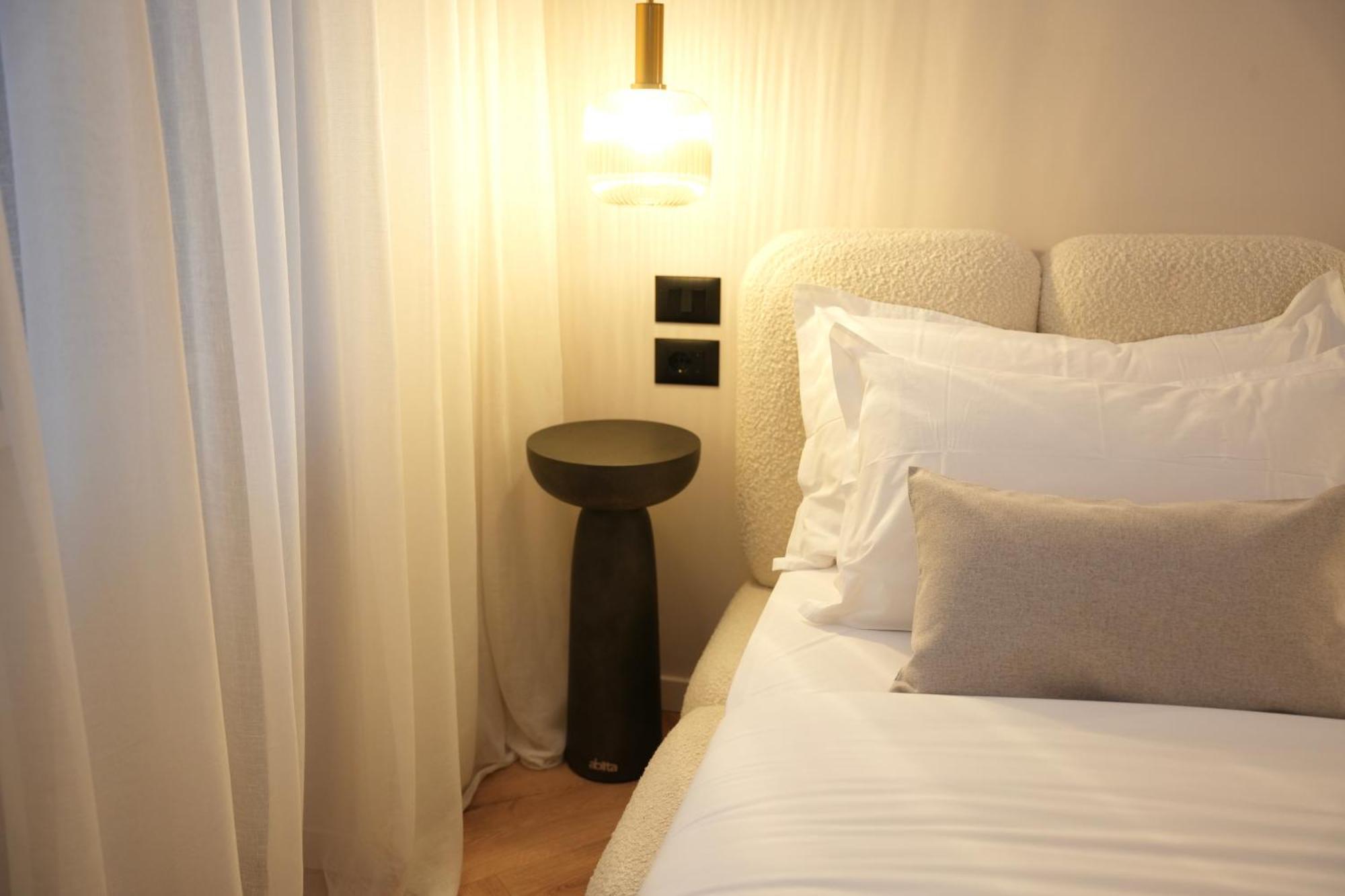 Nea Deluxe Apart-Hotel Tirana Esterno foto