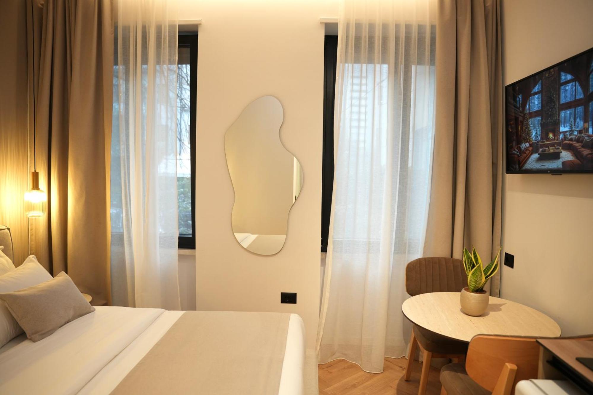 Nea Deluxe Apart-Hotel Tirana Esterno foto