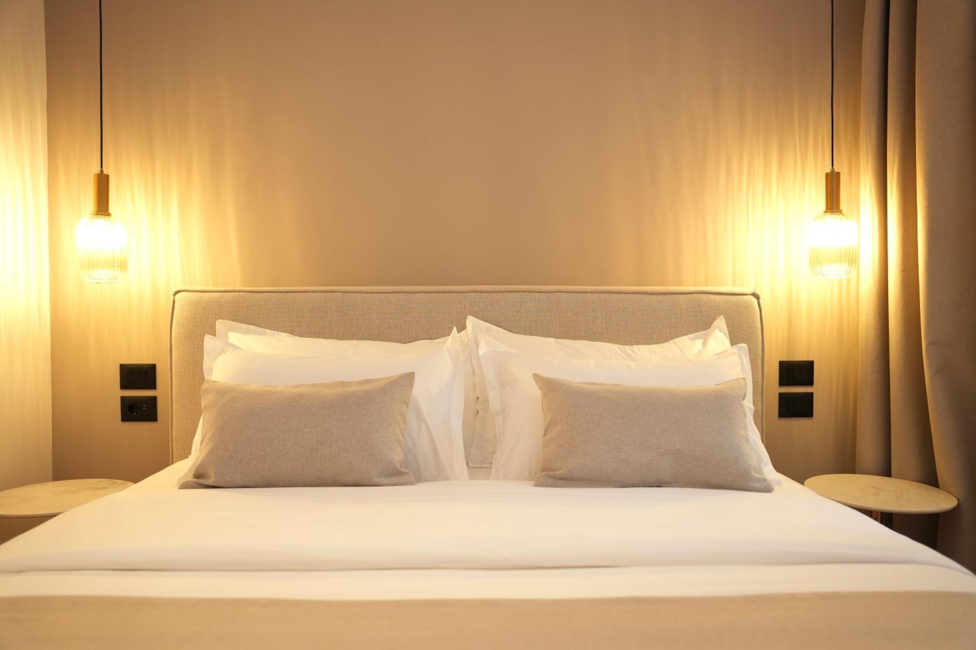 Nea Deluxe Apart-Hotel Tirana Esterno foto