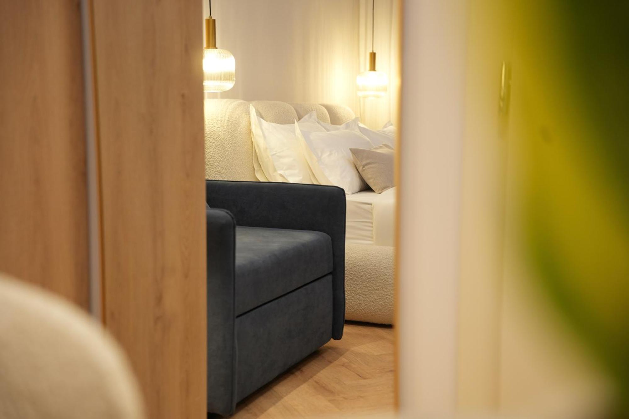 Nea Deluxe Apart-Hotel Tirana Esterno foto