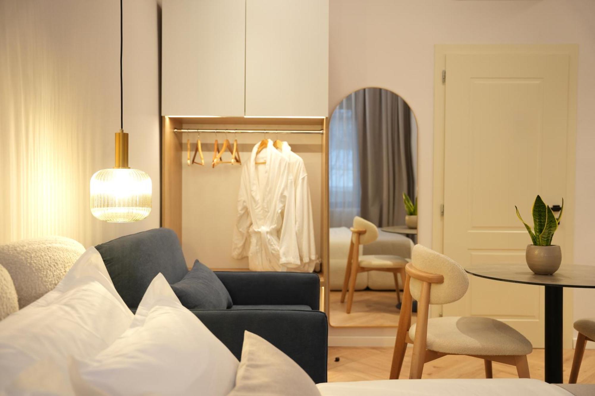 Nea Deluxe Apart-Hotel Tirana Esterno foto