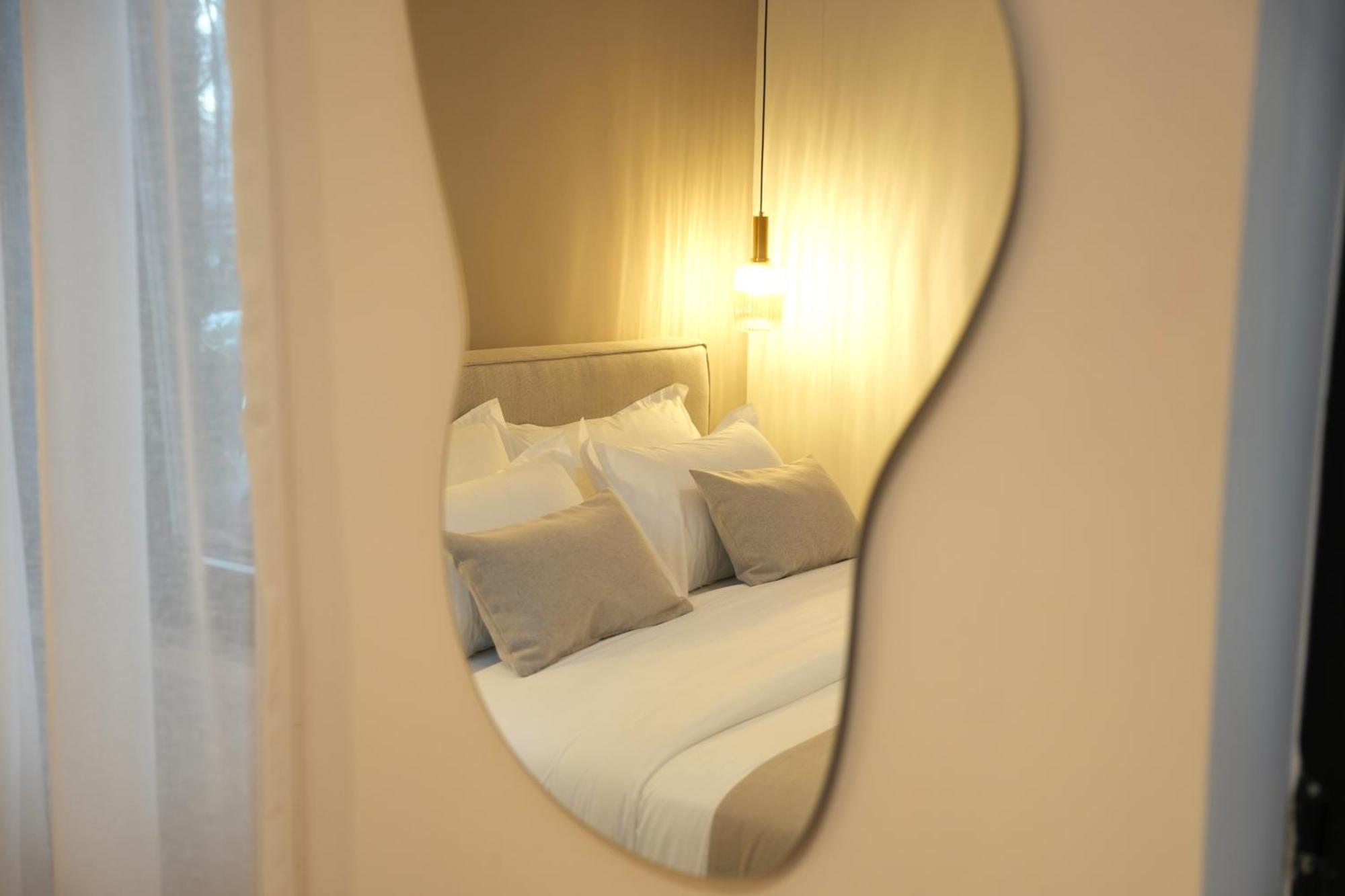 Nea Deluxe Apart-Hotel Tirana Esterno foto