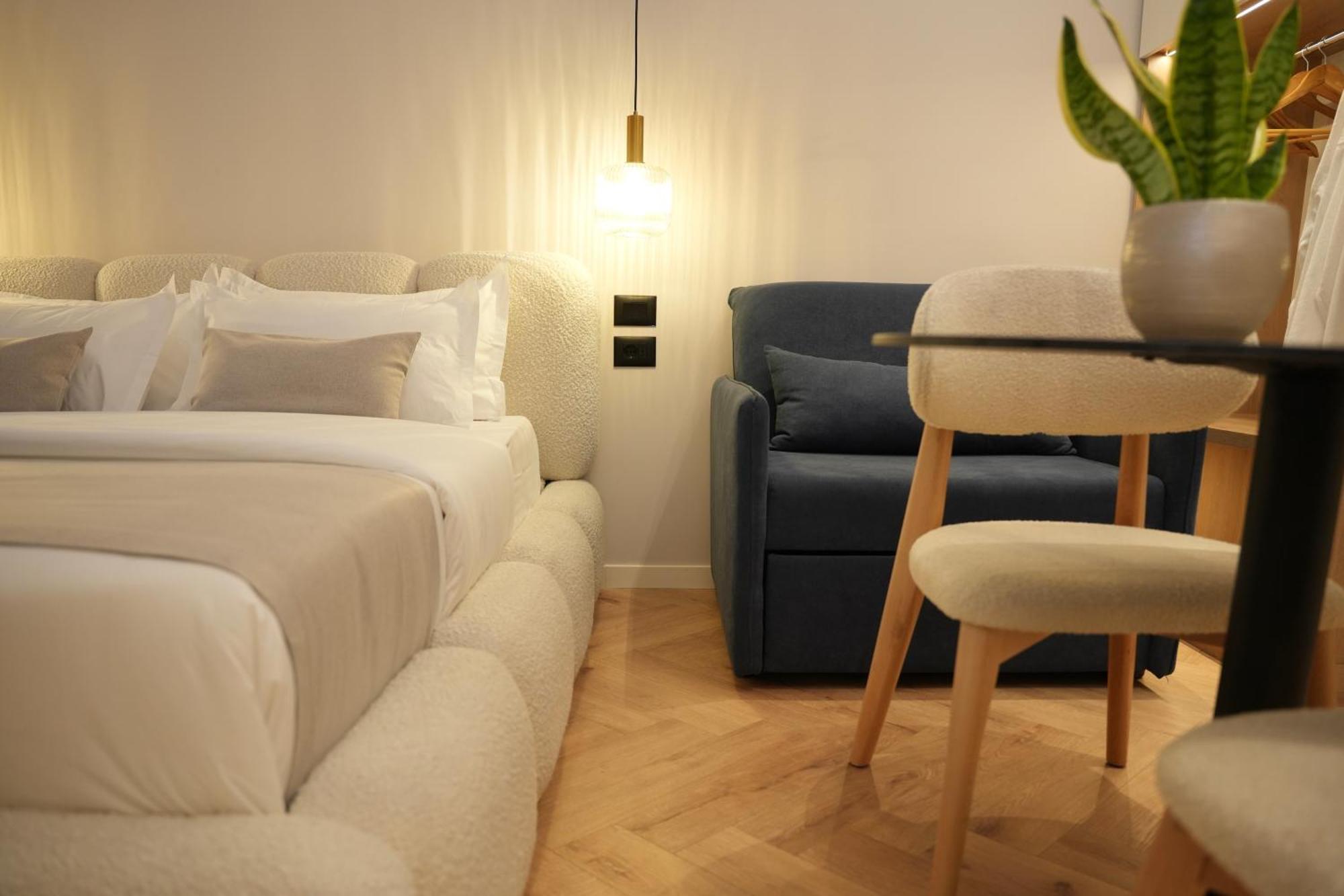 Nea Deluxe Apart-Hotel Tirana Esterno foto
